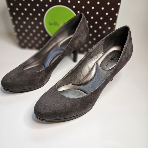 KELLY & KATIE PUMPS, SIZE 8 - Picture 6 of 9